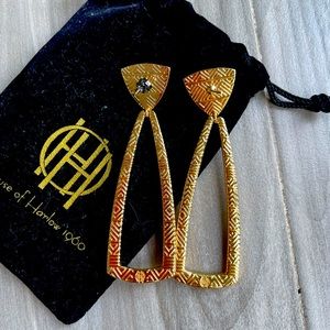 HOUSE OF HARLOW Mesa earrings missing single backing. New